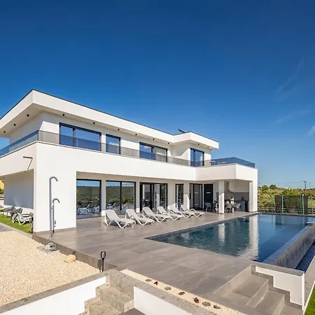 Villa Eins Debeljak