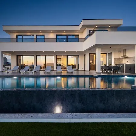 Villa Eins Villa *