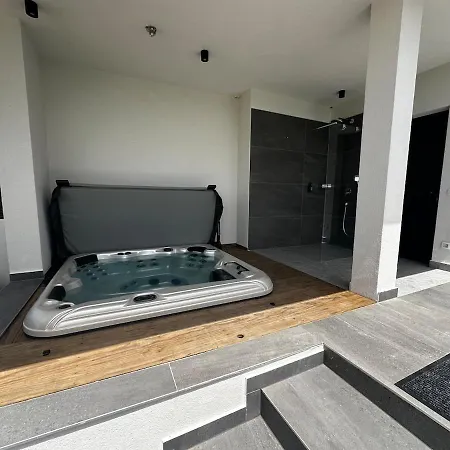 Villa Eins Villa *